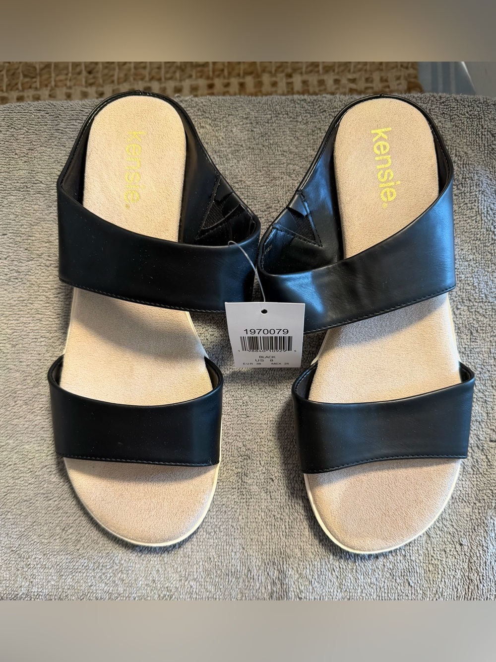 Man Made Upper Size 8M NWT Kensie Endy Comfort Sandals-box size is wrong